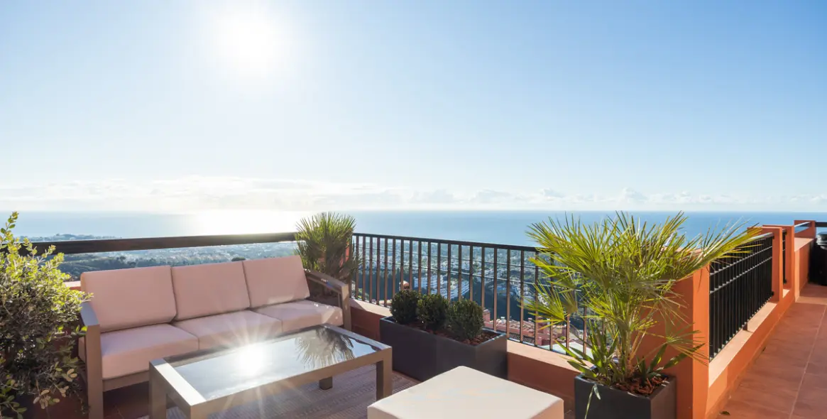 Venta de apartamento en planta media en Mijas 2