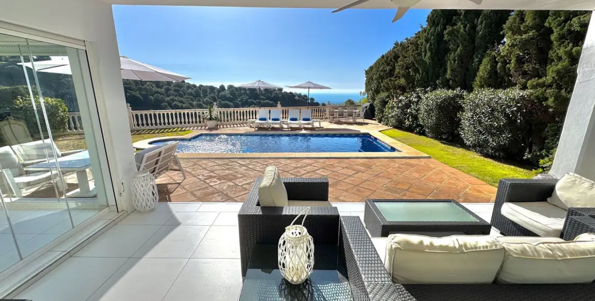 Venta de villa independiente en Calahonda 2