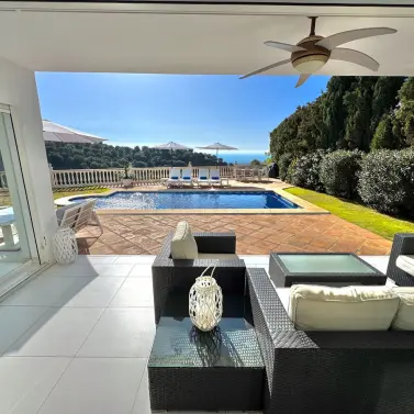 Venta de villa independiente en Calahonda