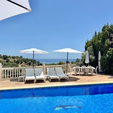 Venta de villa independiente en Calahonda