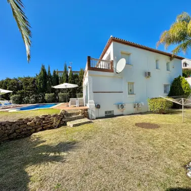 Venta de villa independiente en Calahonda