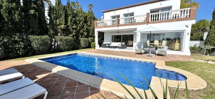 Venta de villa independiente en Calahonda 4