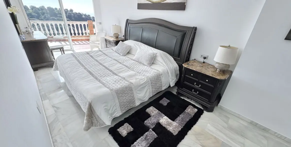 Venta de villa independiente en Calahonda 15