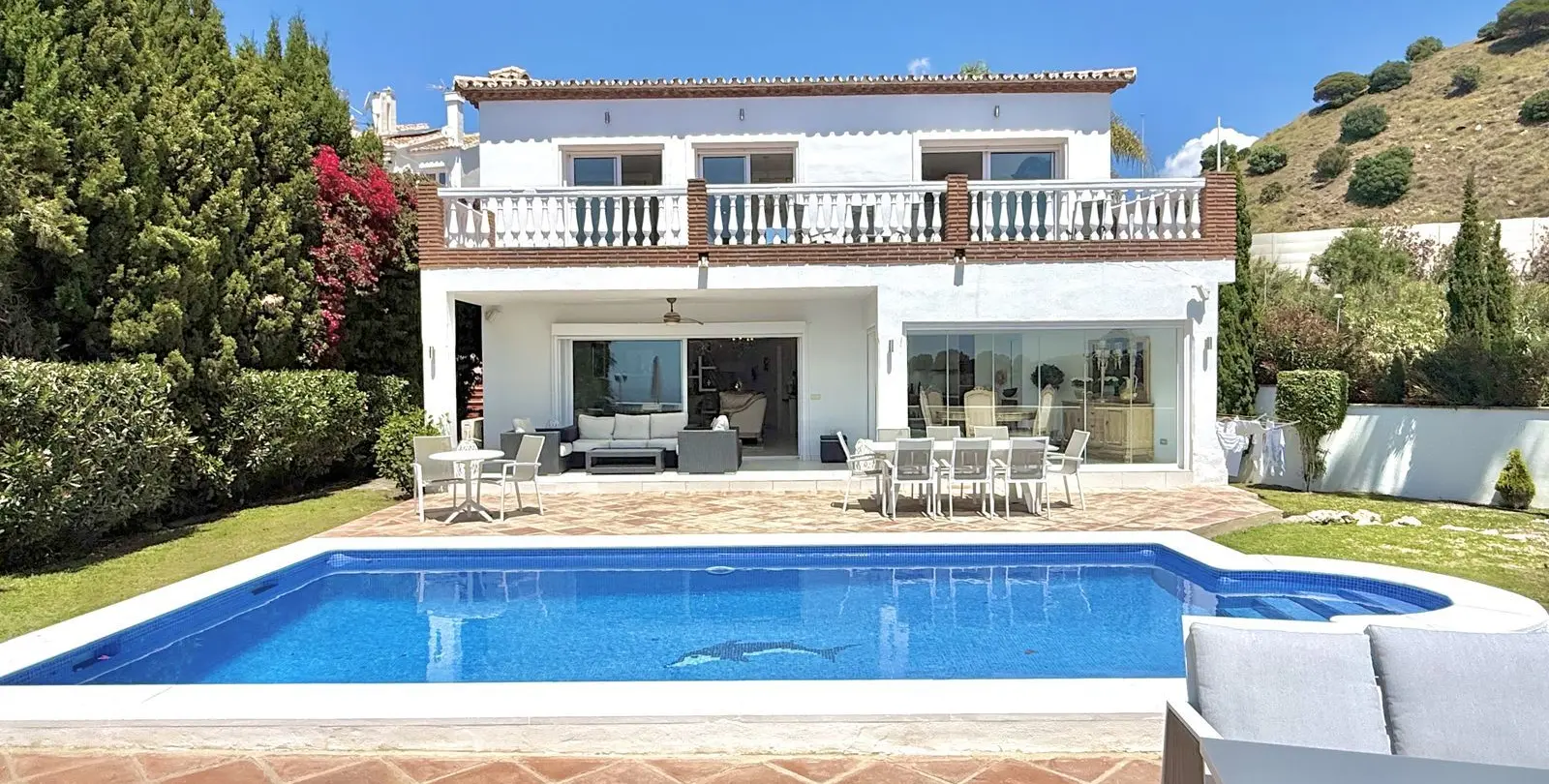 Sale of detached villa in Calahonda 5