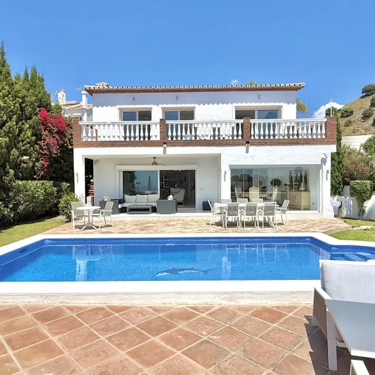 Venta de villa independiente en Calahonda