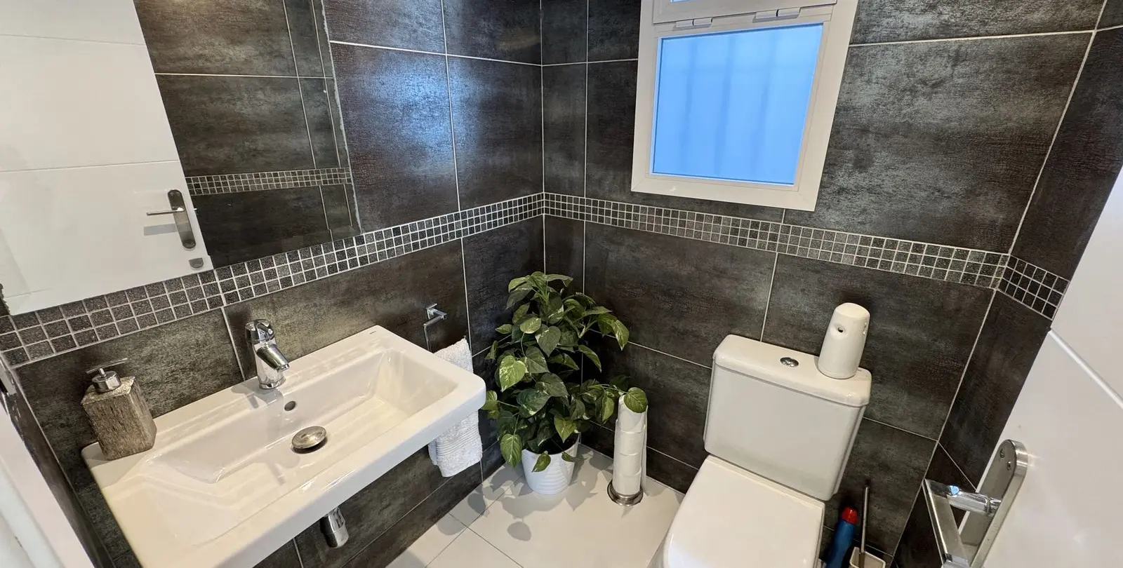 Sale of detached villa in Calahonda 8