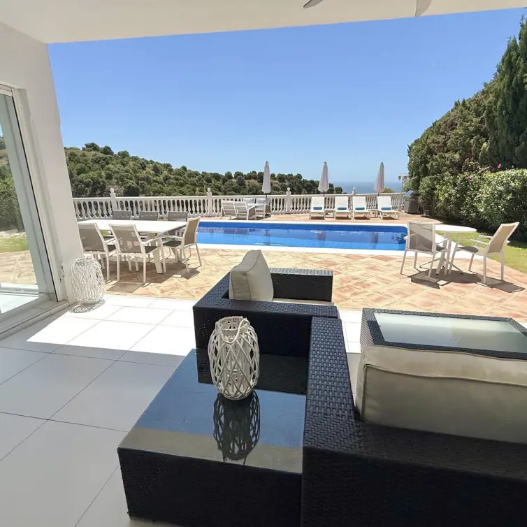 Venta de villa independiente en Calahonda