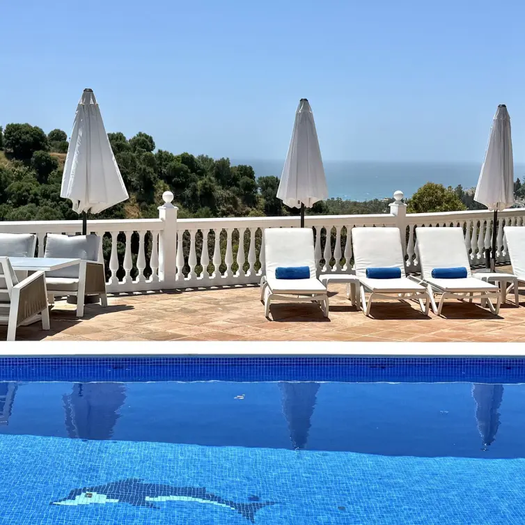 Venta de villa independiente en Calahonda
