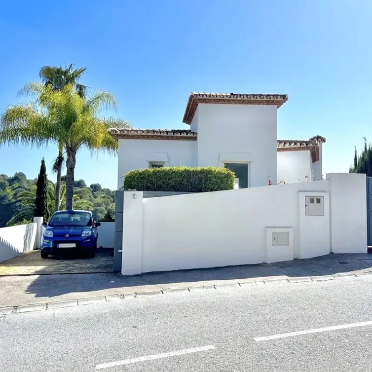 Venta de villa independiente en Calahonda