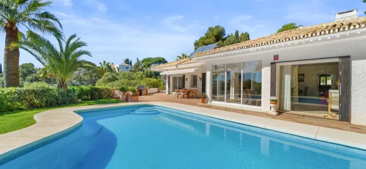 Venta de villa independiente en Calahonda 0