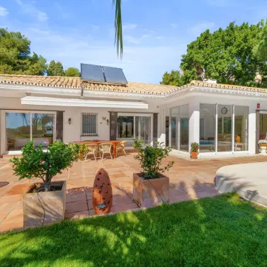 Venta de villa independiente en Calahonda