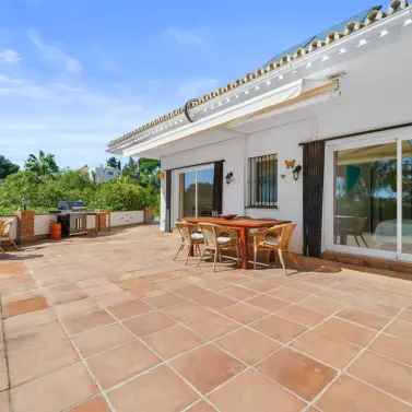 Venta de villa independiente en Calahonda