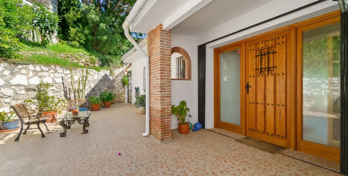 Venta de villa independiente en Calahonda 5