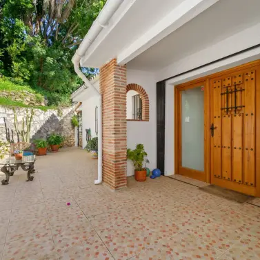 Venta de villa independiente en Calahonda