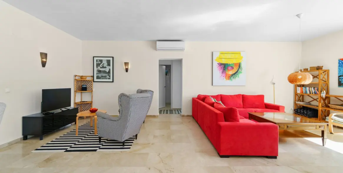 Venta de villa independiente en Calahonda 11