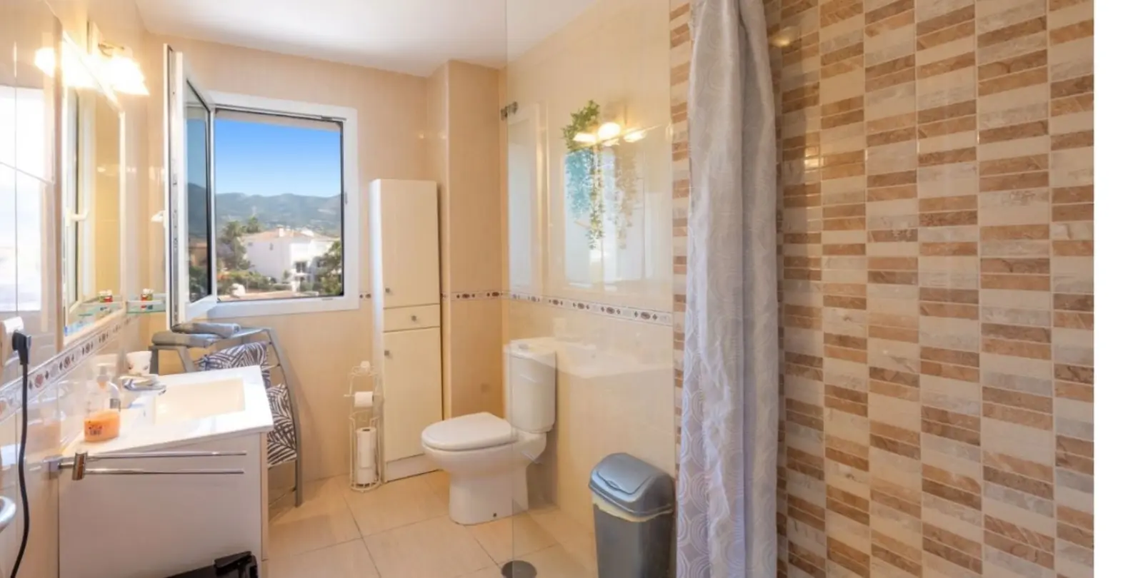 Продажа  отдельно стоящей виллы в Campo Mijas 33