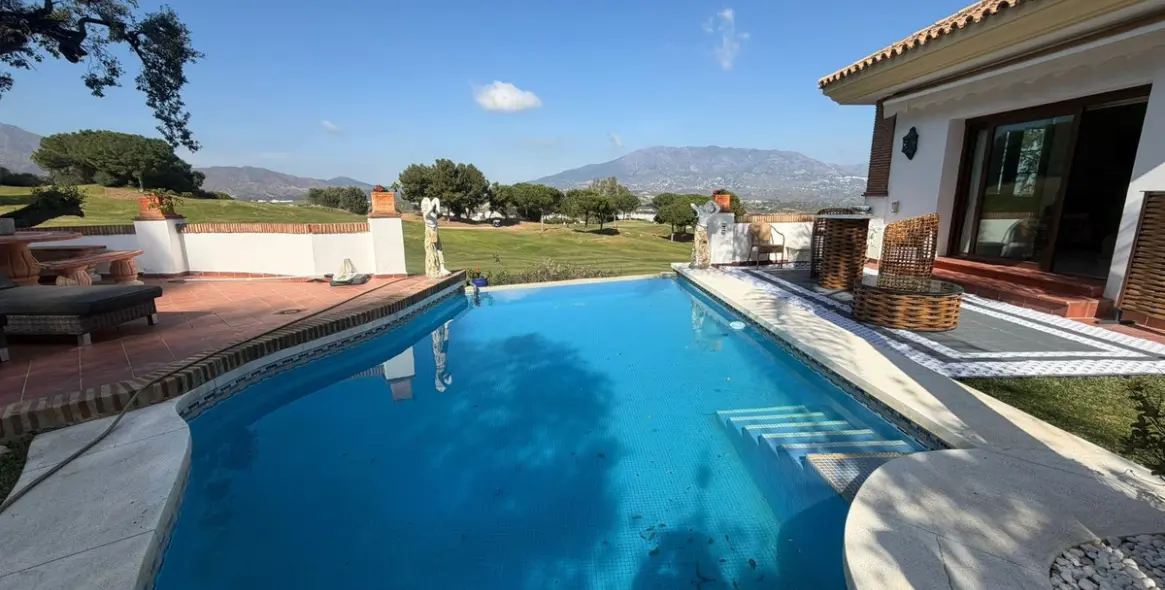 Venta de villa independiente en La Cala Golf 1