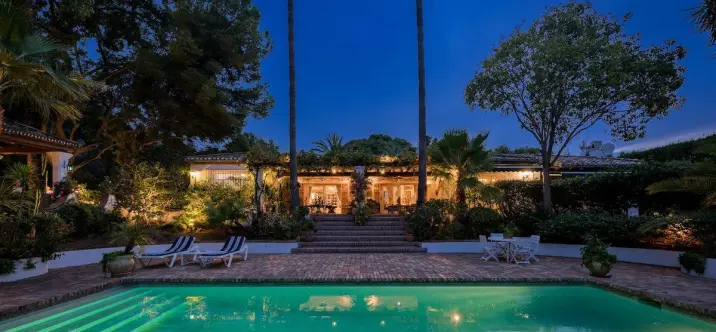 Venta de villa independiente en Los Flamingos 1