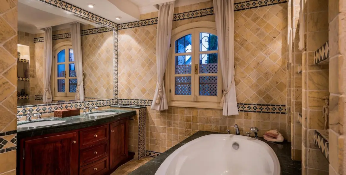 Venta de villa independiente en Los Flamingos 10