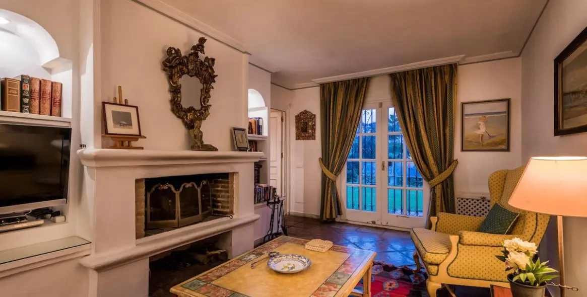 Venta de villa independiente en Los Flamingos 11