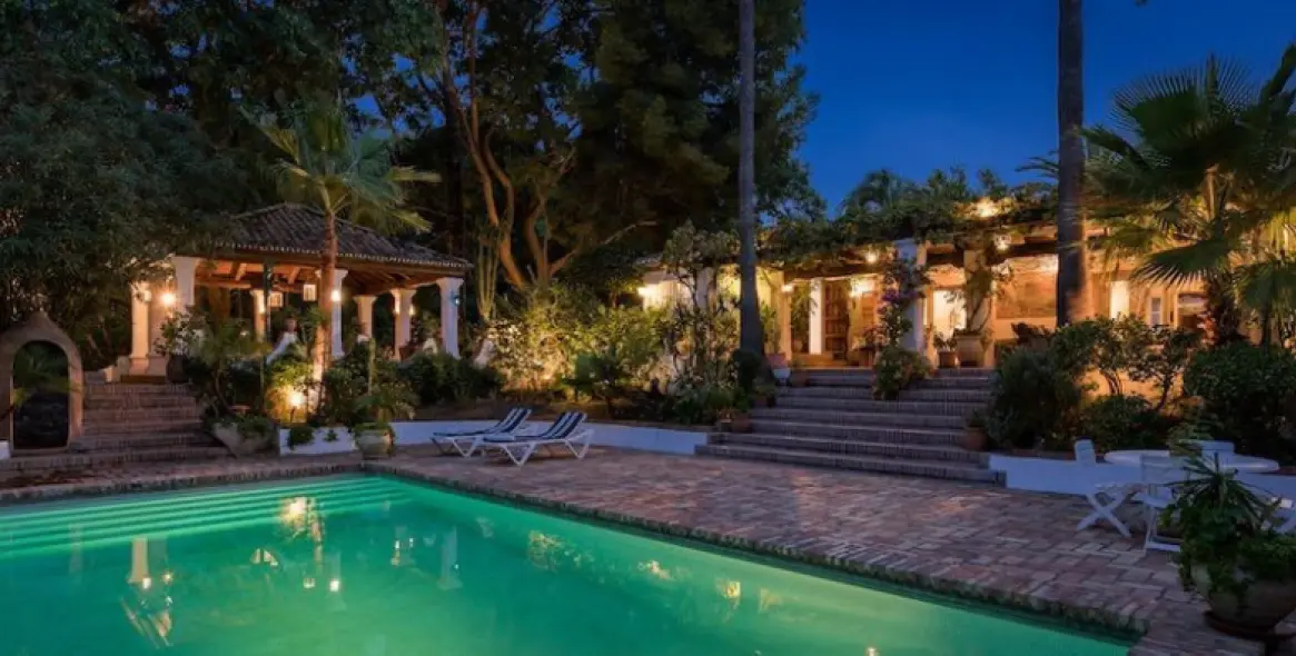 Venta de villa independiente en Los Flamingos 16