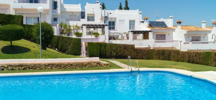 Краткосрочная аренда таунхауса в Estepona 0