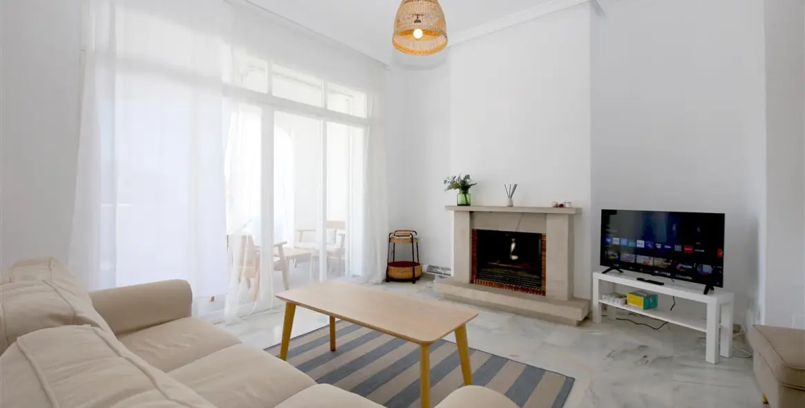 Short-term rent of townhouse in Estepona 3
