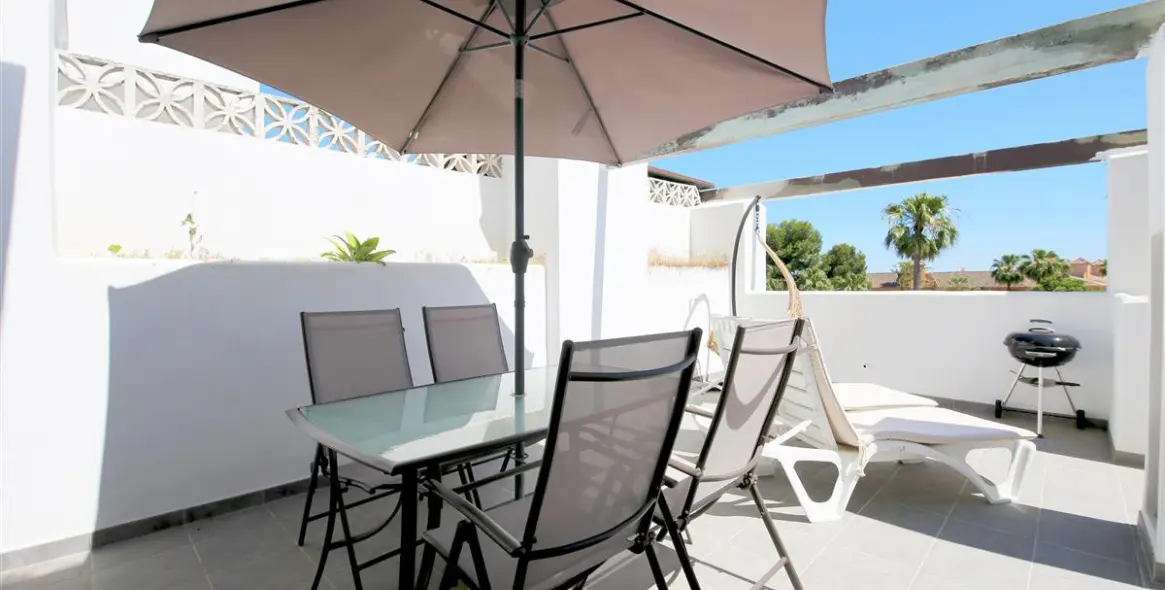 Short-term rent of townhouse in Estepona 10