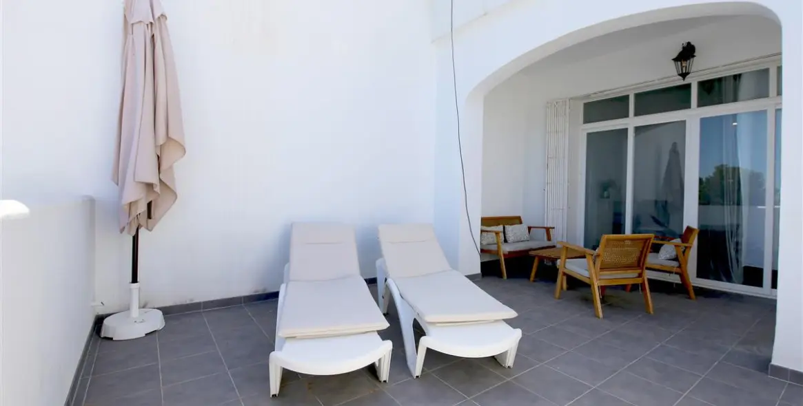 Short-term rent of townhouse in Estepona 12