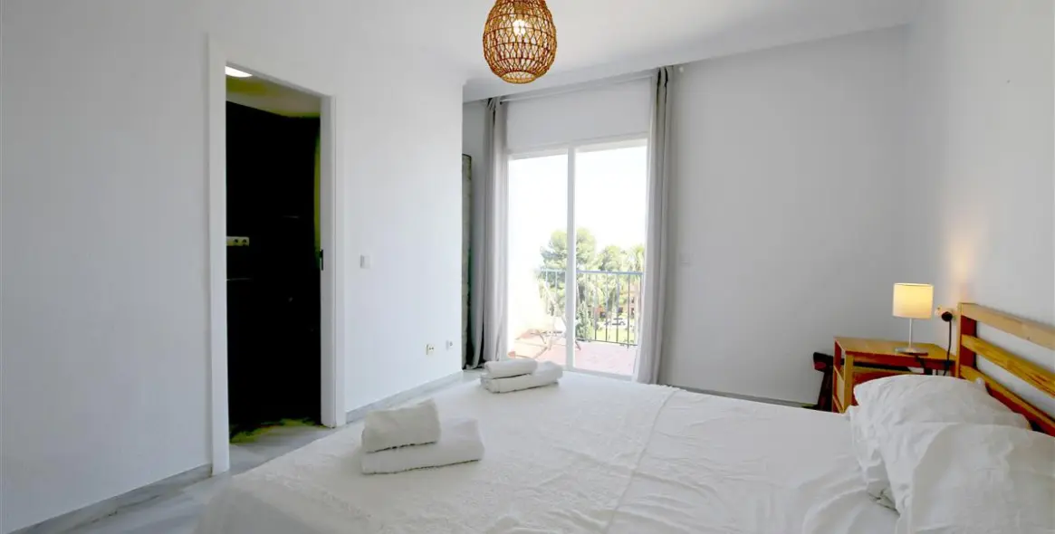 Short-term rent of townhouse in Estepona 14