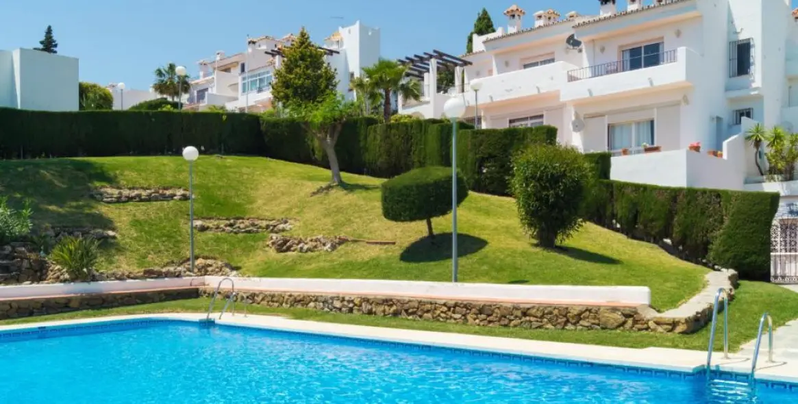 Short-term rent of townhouse in Estepona 17