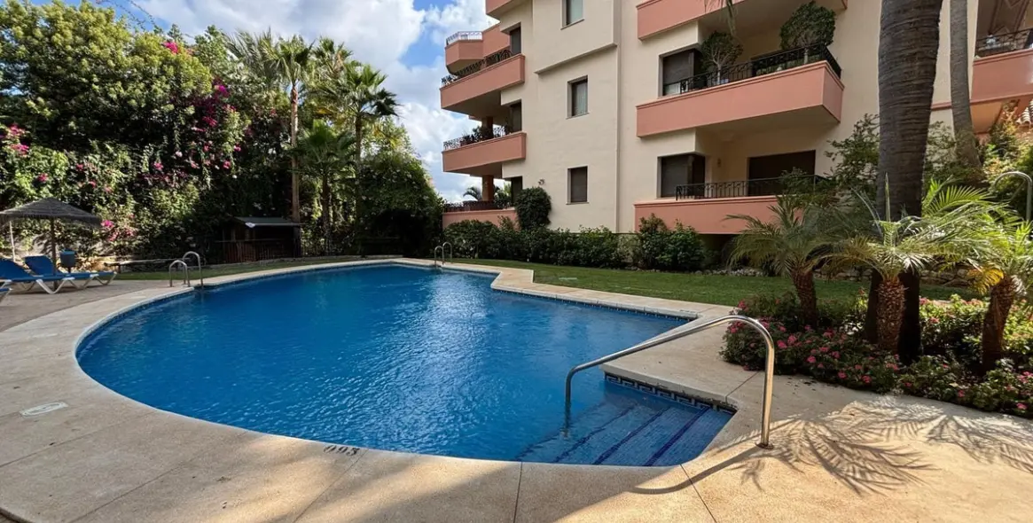 Long-term rent of ground floor apartment in Río Real 23