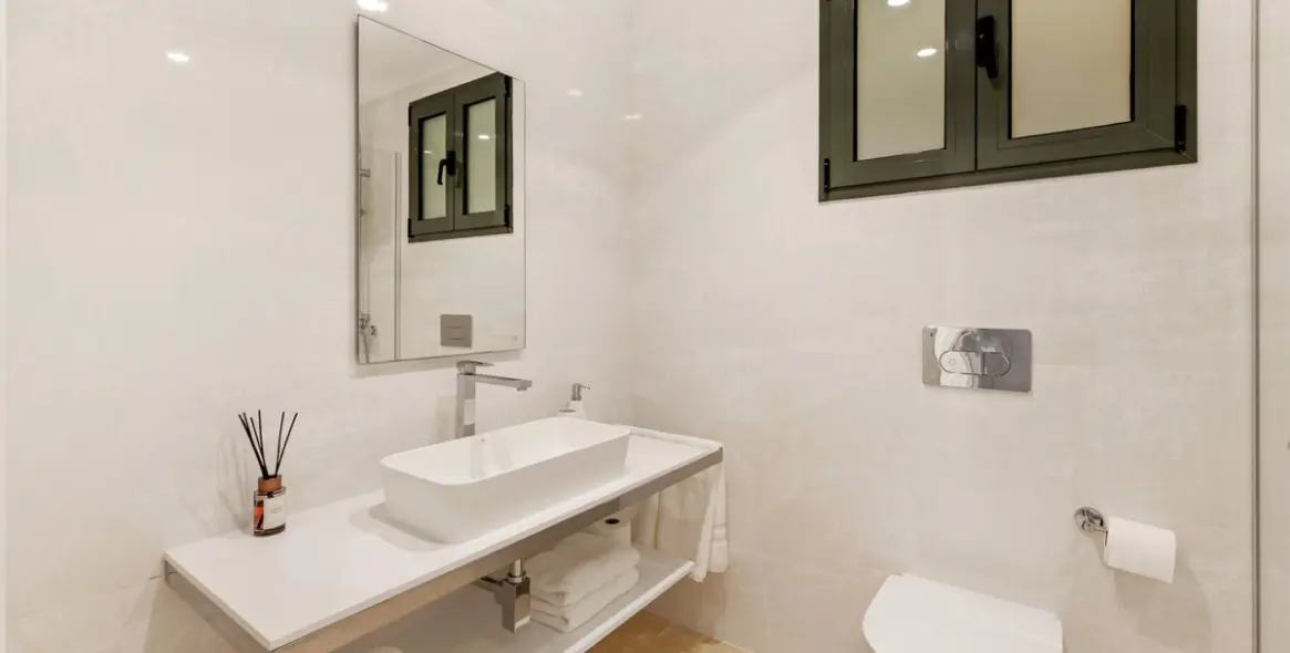 Long-term rent of middle floor apartment in Nueva Andalucía 9