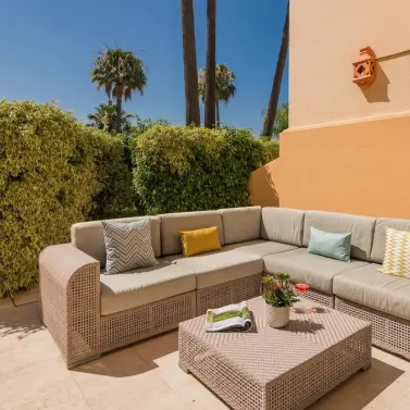 Alquiler a largo plazo de apartamento en planta media en Nueva Andalucía