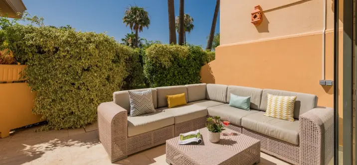 Alquiler a largo plazo de apartamento en planta media en Nueva Andalucía 4