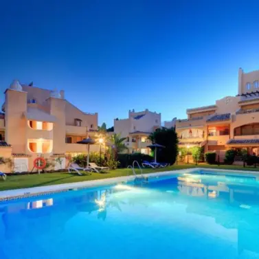 Sale of ground floor apartment in Elviria