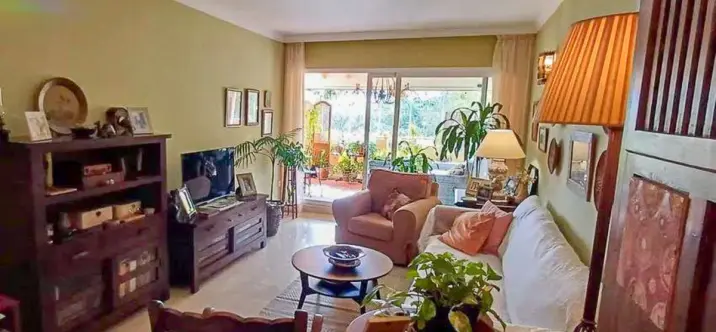 Sale of ground floor apartment in Elviria 1