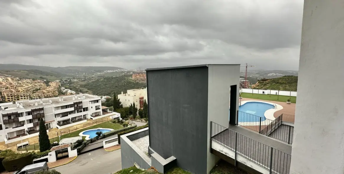 Продажа апартаментов на первом этаже в La Duquesa 15