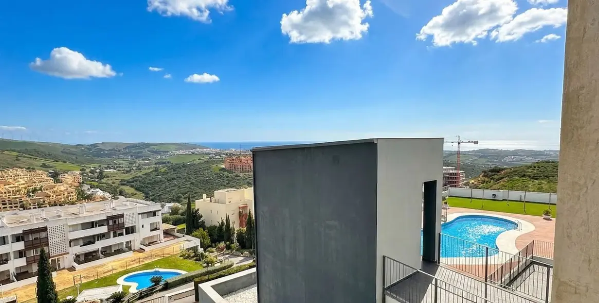 Продажа апартаментов на первом этаже в La Duquesa 34