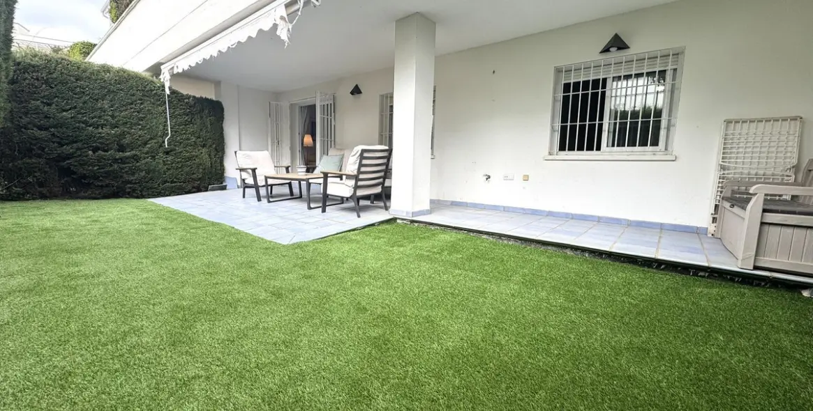 Продажа апартаментов на первом этаже в Nueva Andalucía 1