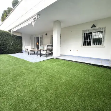 Продажа апартаментов на первом этаже в Nueva Andalucía