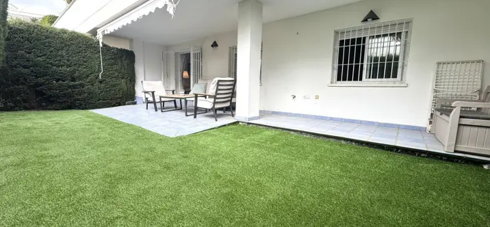 Продажа апартаментов на первом этаже в Nueva Andalucía 0