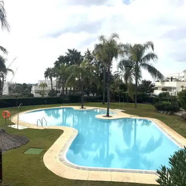 Продажа апартаментов на первом этаже в Nueva Andalucía