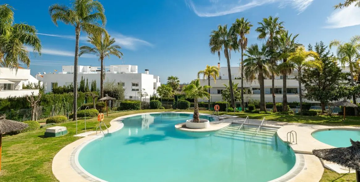 Продажа апартаментов на первом этаже в Nueva Andalucía 22