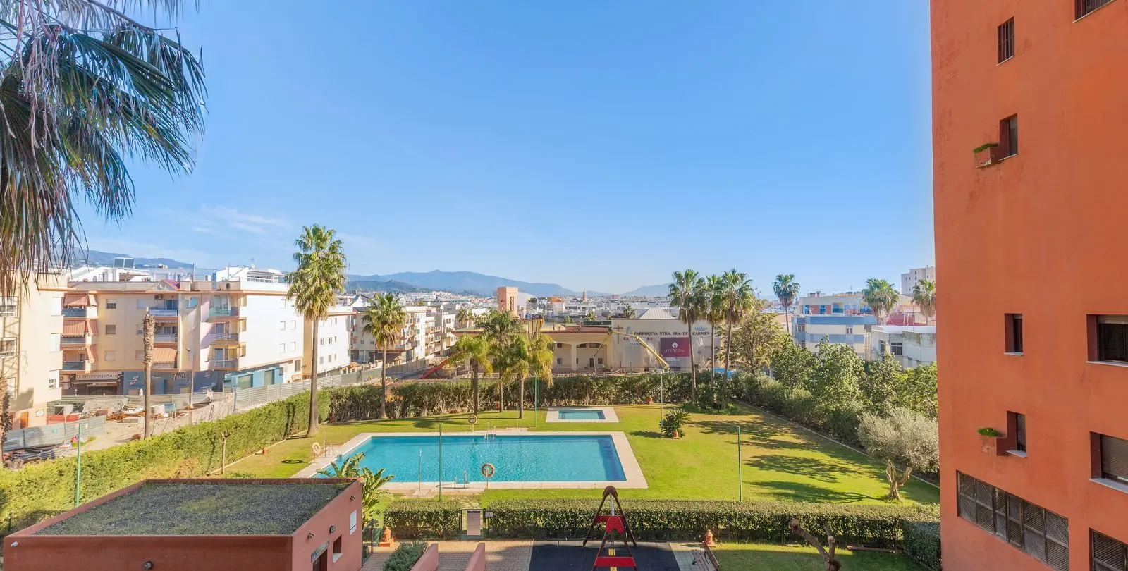 Продажа апартаментов на среднем этаже в Estepona 4