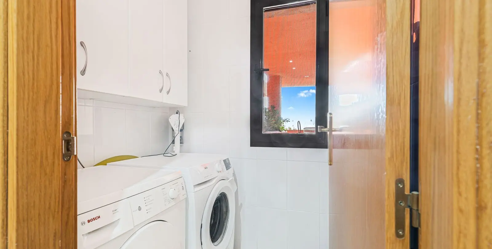 Продажа апартаментов на среднем этаже в Estepona 10