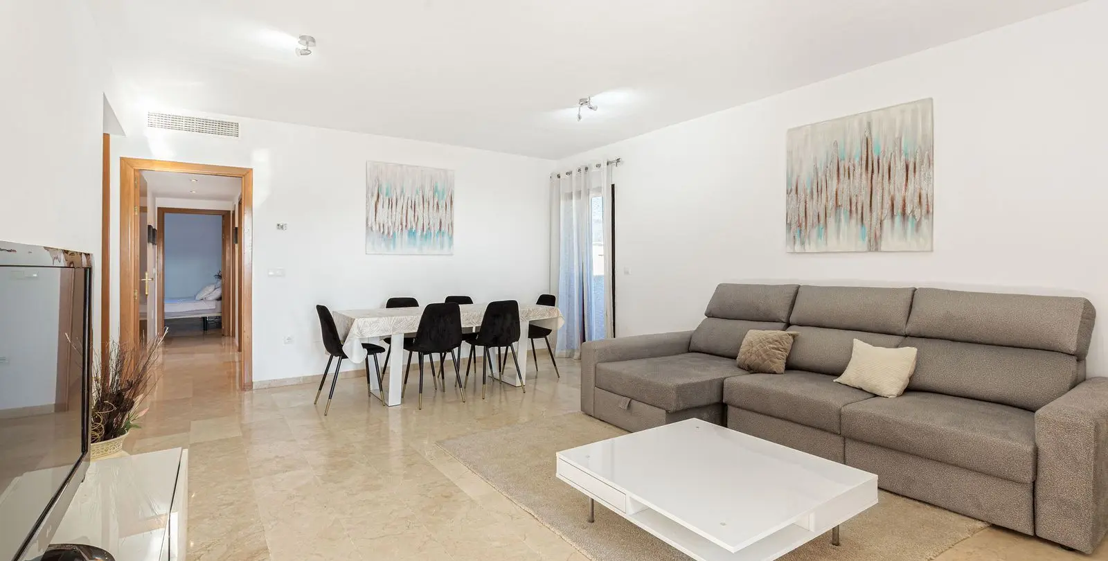 Продажа апартаментов на среднем этаже в Estepona 11