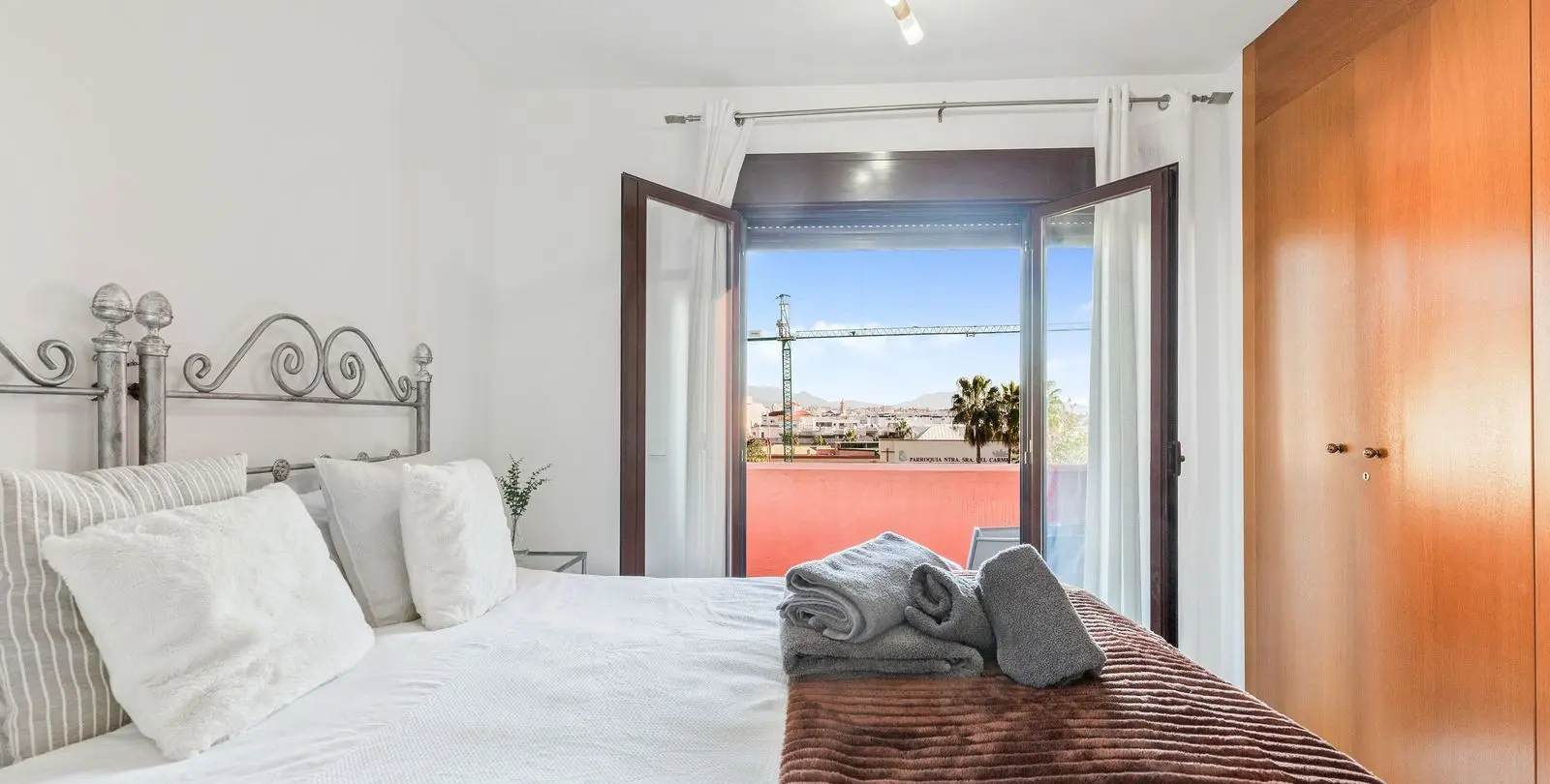 Продажа апартаментов на среднем этаже в Estepona 13