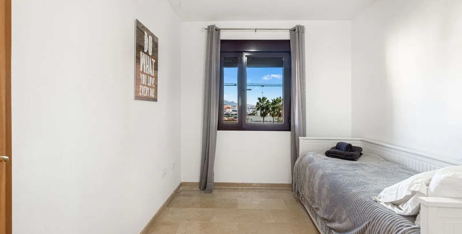 Продажа апартаментов на среднем этаже в Estepona 17