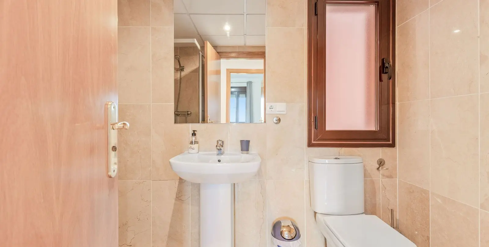 Продажа апартаментов на среднем этаже в Estepona 19